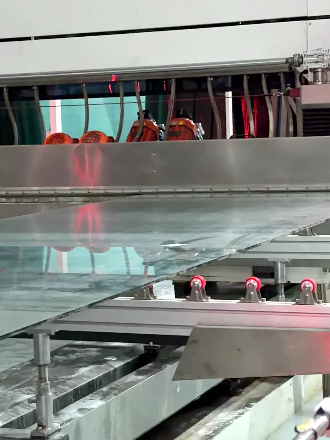 A sheet entering the double-edging line, ARG's new machinery